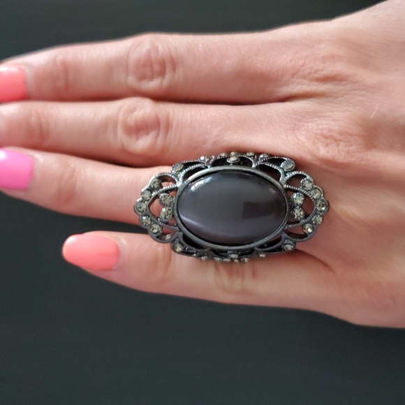 Le Château Oval Gemstone Statement Ring - Picture 5 of 5